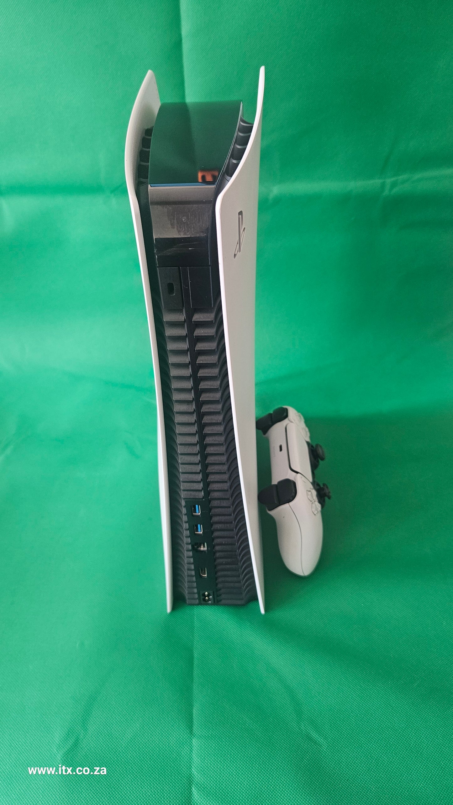 Used Playstation 5 plus 1 controller