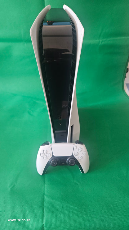 Used Playstation 5 plus 1 controller
